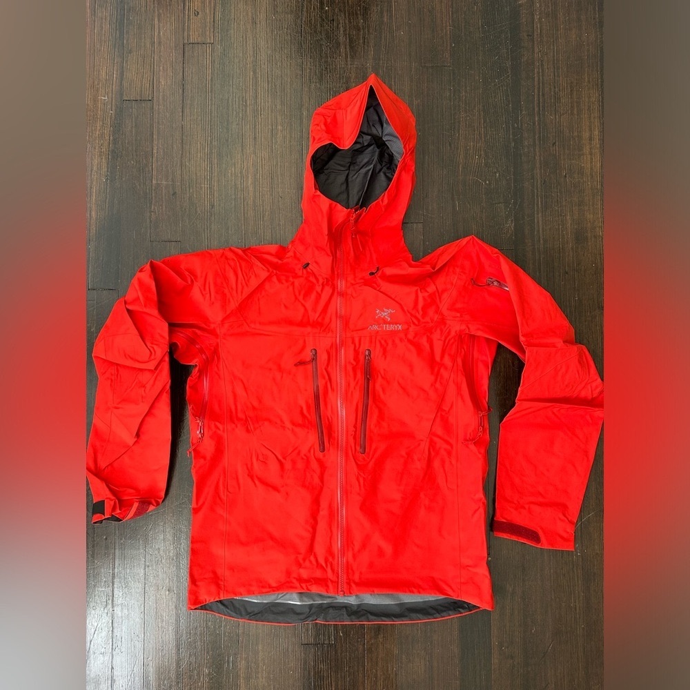 Relisted! Arc’teryx Alpha SV Jacket - Orange - Large